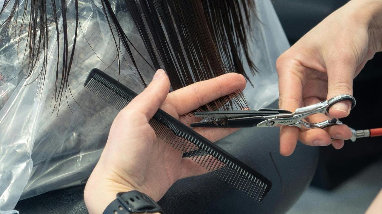 1. Cegah Kerusakan Rambut