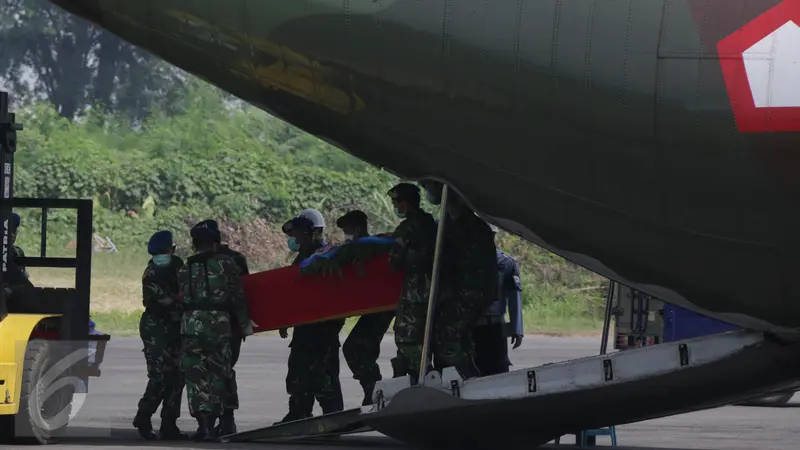 20150703-Karena Ada Percikan Api, Pesawat Pembawa Jenazah Korban Hercules Gagal Terbang-Medan 2