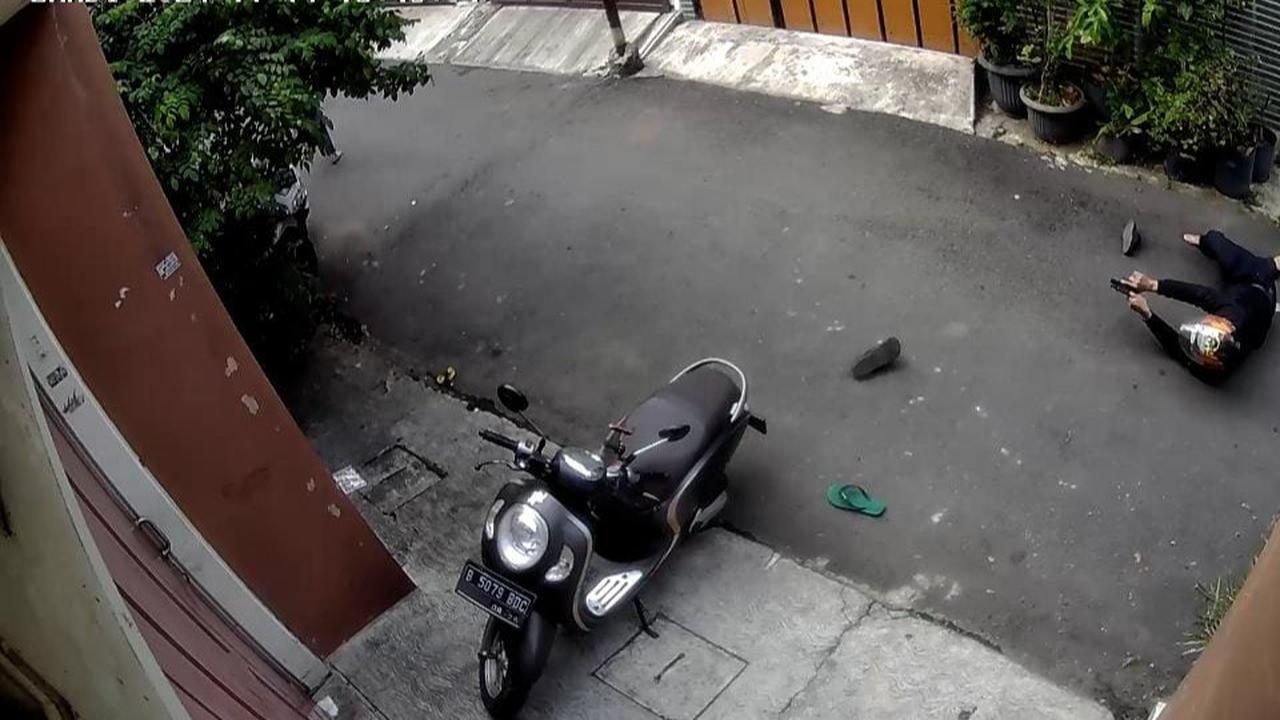 Kronologi Polisi Ditembak Komplotan Maling Motor di Cengkareng hingga Jatuh dari Motor, Satu Pelaku Dibekuk