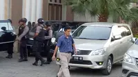 KPK menggeledah rumah mantan Bupati Konawe Utara (Liputan6.com/ Ahmad Akbar Fua)
