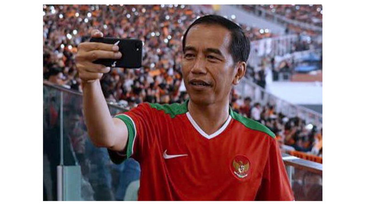 Presiden Jokowi di pertandingan final Piala Presiden 2018