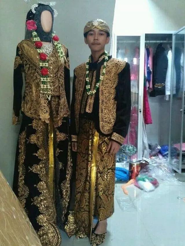 6 Kelakuan Jomblo Punya Pacar Manekin Ini Bikin Tepuk Jidat