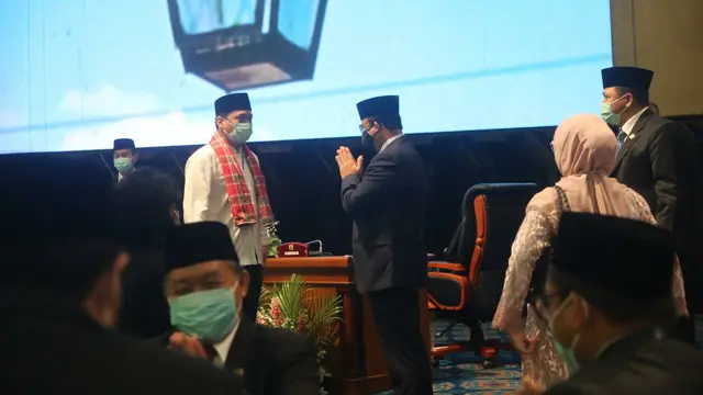 Ahmad Riza Patria (baju putih) terpilih menjadi Wagub DKI Jakarta. (Foto dari Humas DPRD DKI)