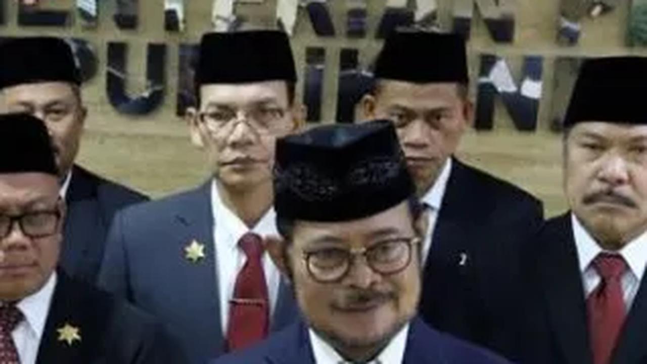 VIDEO: Penampakan Mesin Penghitung Uang Dibawa KPK saat Geledah Rumah Mentan SYL