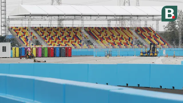 Foto: Melihat Kesibukan Pekerja Jelang Balapan Formula E di Jakarta