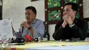 Olly Dondokambey (kiri) bersama Steven Kandouw calon wakil gubernur memberikan keterangan saat jumpa pers di Jakarta (28/10). Keputusan diambil karena pencalonan dirinya sebagai calon gubernur Sulut pada Pilkada Serentak. (Liputan6.com/Johan Tallo)