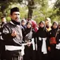 Ketua Perguruan Pencak Silat Melati Putih Cabang Pati, Agus Widodo, menginstruksikan ribuan para pendekar silat binaannya untuk menjaga Kamtibmas menyikapi konflik yang terjadi diberbagai daerah. (Liputan6.com/Arief Pramono)