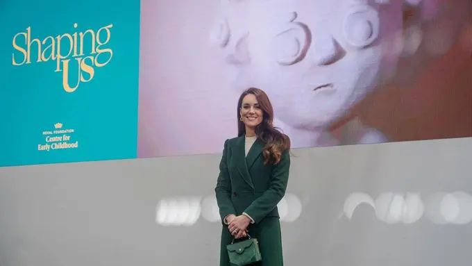 Kate Middleton Kenakan Gaun Terbaru Rancangan Victoria Beckham, Desainer Kesayangan Meghan Markle