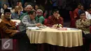 Tim panel ahli menyimak jawaban dari peserta finalis  dalam penutupan raker peraturan perundangan-undangan serta pemberian Anugerah Nawacita Legislasi 2016 di Jakarta, Jumat (24/6). (Liputan6.com/Faizal Fanani)