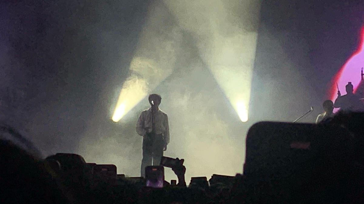 .Feast Buka Konser Membangun &amp; Menghancurkan dengan Energi Penuh, Penonton Langsung Terbakar Euforia