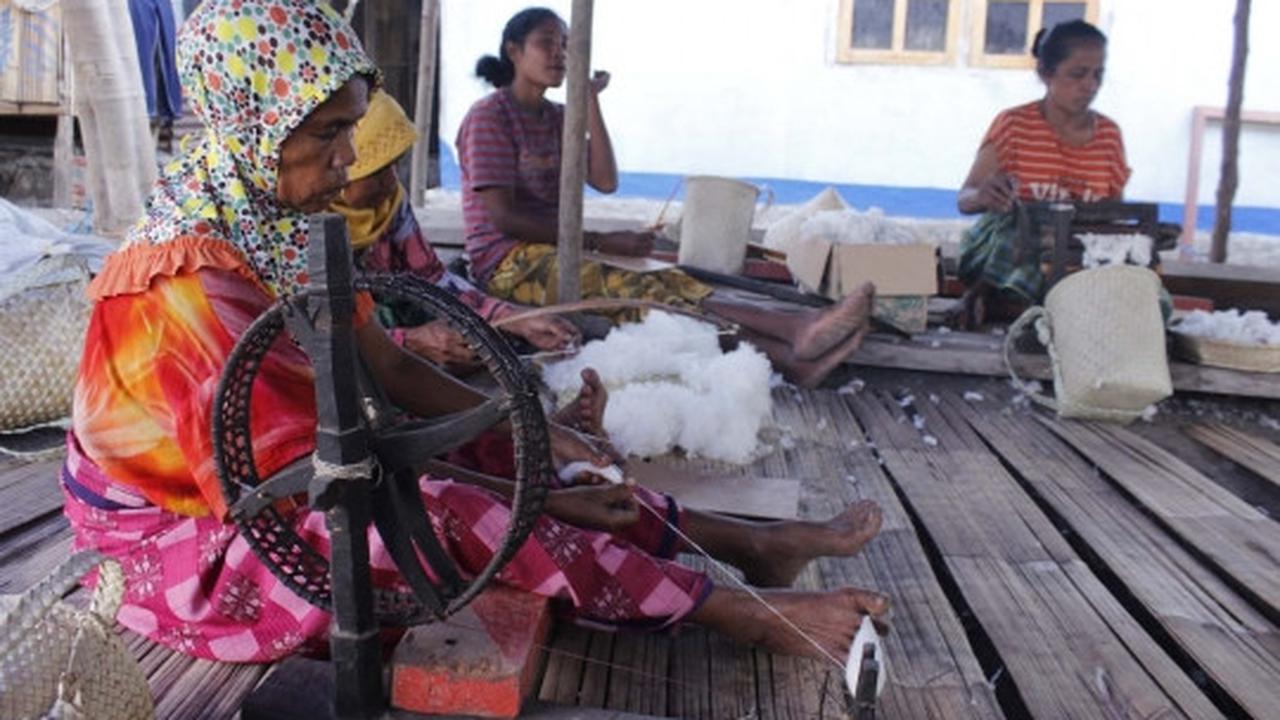 Melihat lebih dekat proses pembuatan tenun ikat Gunung Mako