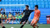 Madura United berhasil menjungkalkan Borneo FC Samarinda dengan skor telak empat gol tanpa balas di Stadion Batakan, Balikapapan, Rabu (17/4/2024) sore WIB. (Dokumentasi Madura United)