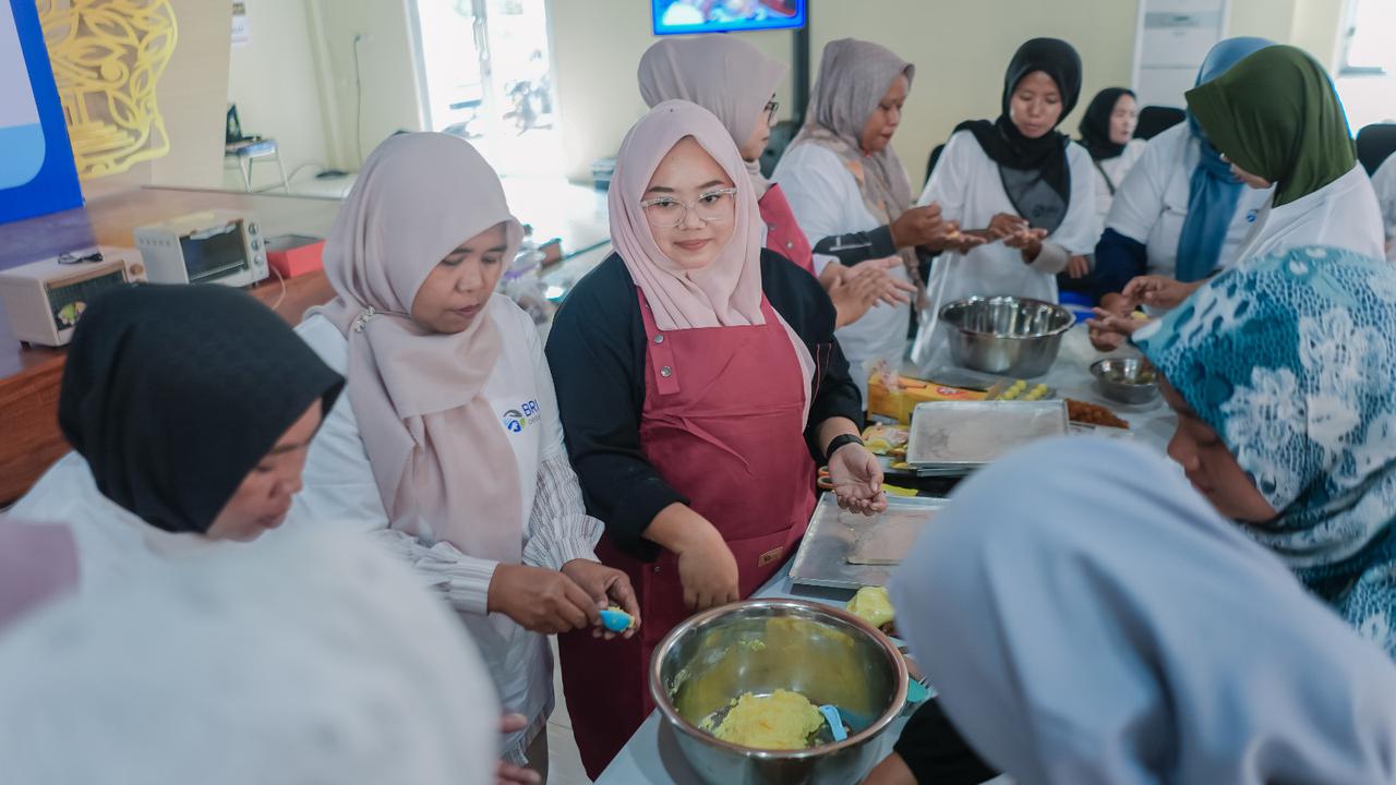 BRI Peduli Bekali Purna Pekerja Migran di Cirebon dengan Pelatihan Kewirausahaan untuk Perkuat Ekonomi