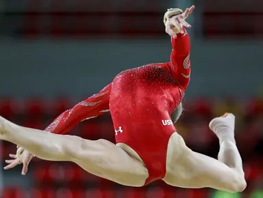 Pesenam AS, Madison Kocian, beraksi dalam sesi latihan senam artistik jelang Olimpiade Rio 2016 di Olympic Park, Rio de Janeiro, Brasil, (5/8/2016). (Reuters/Damir Sagolj) 