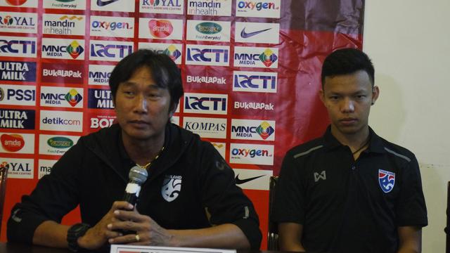 Asisten pelatih Timnas Thailand U-23, Naruephon Kaenson