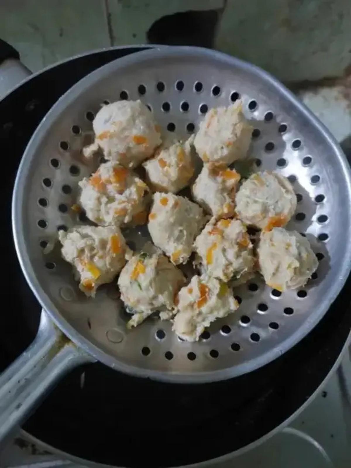 3 Resep Bakso Ayam yang Simpel, Versi Goreng sampai MPASI