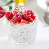 Chia pudding sebagai camilan sehat ini memiliki berbagai kandungan yang dapat menyehatkan tubuh. (Foto/dok: Freepik/Valeria_aksakova)