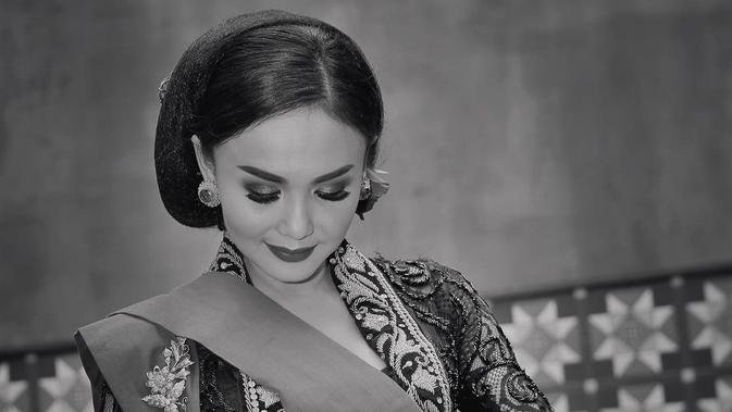 Berdandan ala Kartini, Yuni Shara Banjir Pujian - Celeb 