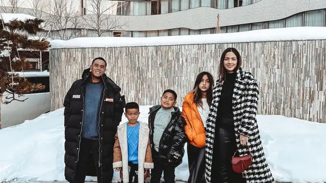 Potret Keluarga Nia Ramadhani (Instagram/@ramadhaniabakrie)