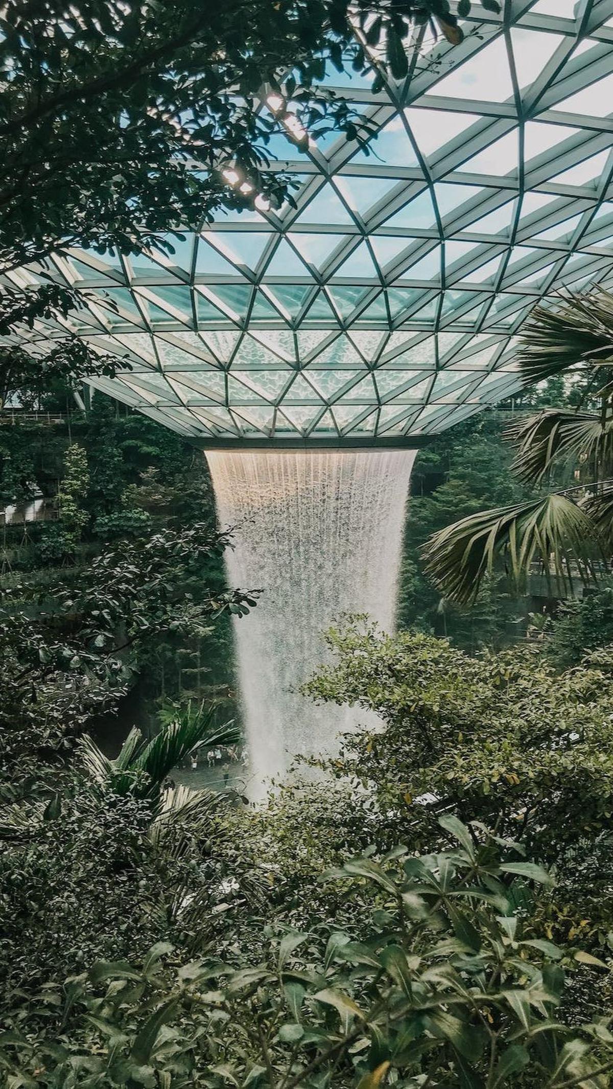 1. Singapura
