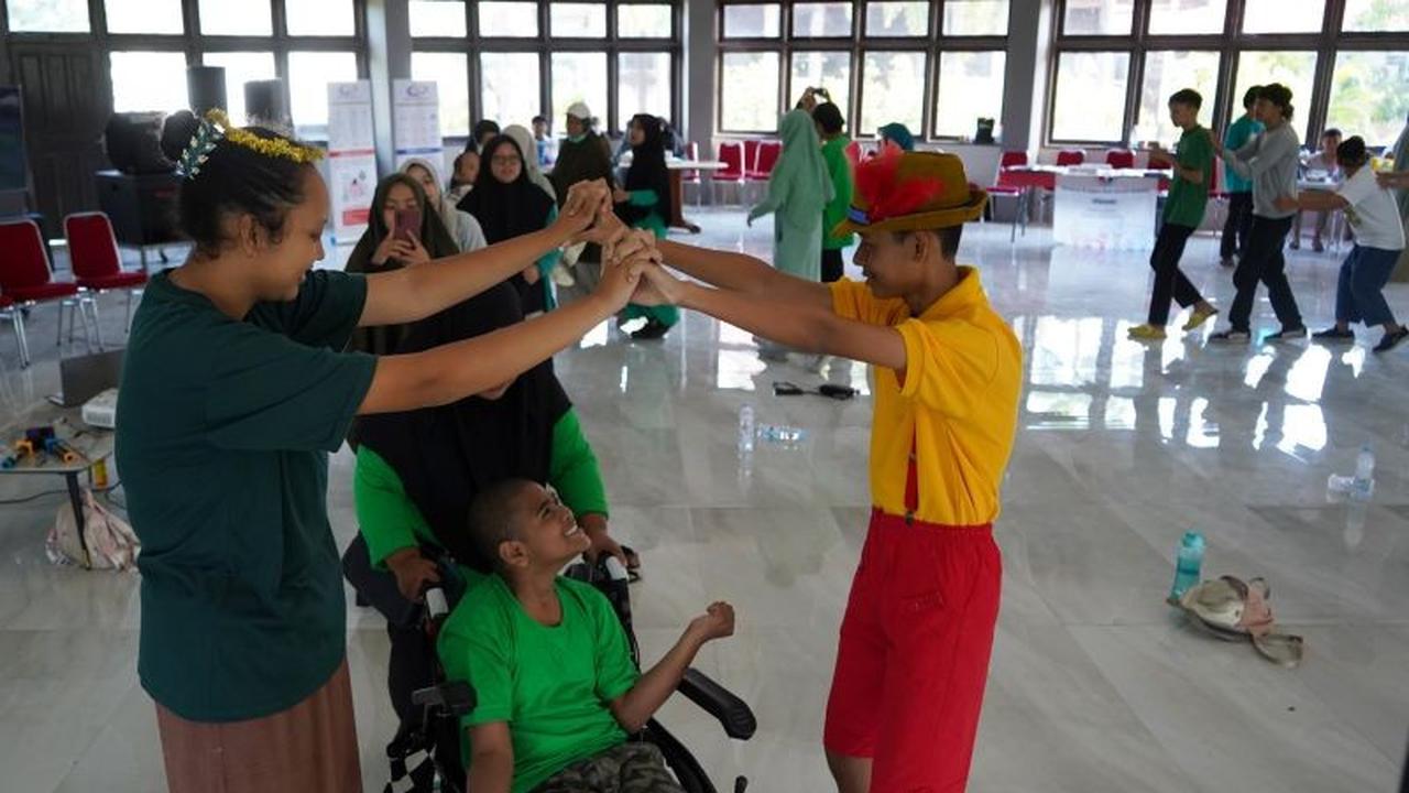 Tahukah Anda? Sentra Wijaya Makassar Fasilitasi Penyandang Cerebral Palsy, Nur Azizah Langsung Belajar Komputer!