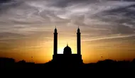 Meskipun tengah disibukkan dengan persiapan mudik, jangan lupa sama jadwal sholat, imsakiyah dan buka puasa. (Ilustrasi: Pexels.com)