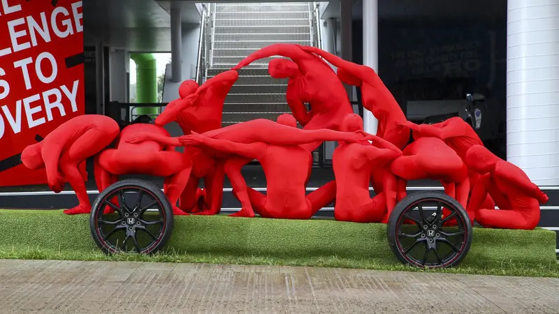 Dalam rangka menyambut Goodwood Festival of Speed yang dimulai 29/6/2017, Honda UK memperkenalkan ‘The Human Car’.*(Honda UK)