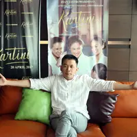 Film baru kembali dilahirkan oleh sutradara terkenal Hanung Bramantyo dengan judul Kartini. Setelah melewati proses yang cukup panjang, akhirnya Hanung berhasil merampungkan semuanya. (Nurwahyunan/Bintang.com)