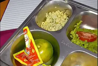 Viral Menu MBG di SMAN 6 Medan Terdapat Cacing Hidup