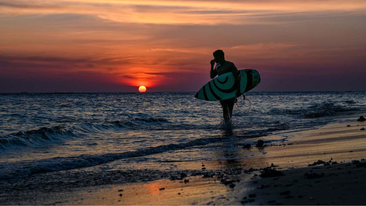 Keindahan Pantai Lhoknga Aceh Jadi Surganya Peselancar di Ujung Barat IndonesiaKeindahan Pantai Lhoknga Aceh Jadi Surganya Peselancar di Ujung Barat Indonesia