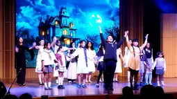 Aksi Memukau Peserta Jakarta Summer Camp 2026 Bawakan Kisah Ikonik The Addams Family