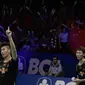 Ganda putra Cina Li Junhui dan Liu Yuchen bersorak seusai mengalahkan Mathias Boe dan Carsten Mogensen (Denmark) pada final Indonesia Open 2017 di Jakarta, Minggu (18/6). Ganda putra Cina menang 21-19, 19-21, 21-18. (Liputan6.com/Faizal Fanani)