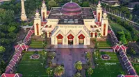 Masjid Agung At-Tin dari atas. (Dok. Instagram/@info_jakartatimur/https://www.instagram.com/p/Ca8Wo2UPkDD/Dyra Daniera)