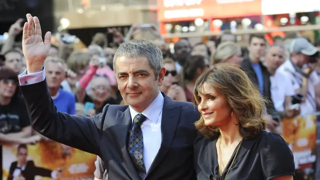 Rowan Atkinson dan Sunetra Sastry
