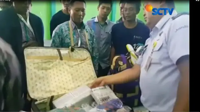 Selain rokok yang melebihi batas, ratusan obat-obatan berupa obat kuat dan obat sehat wanita.