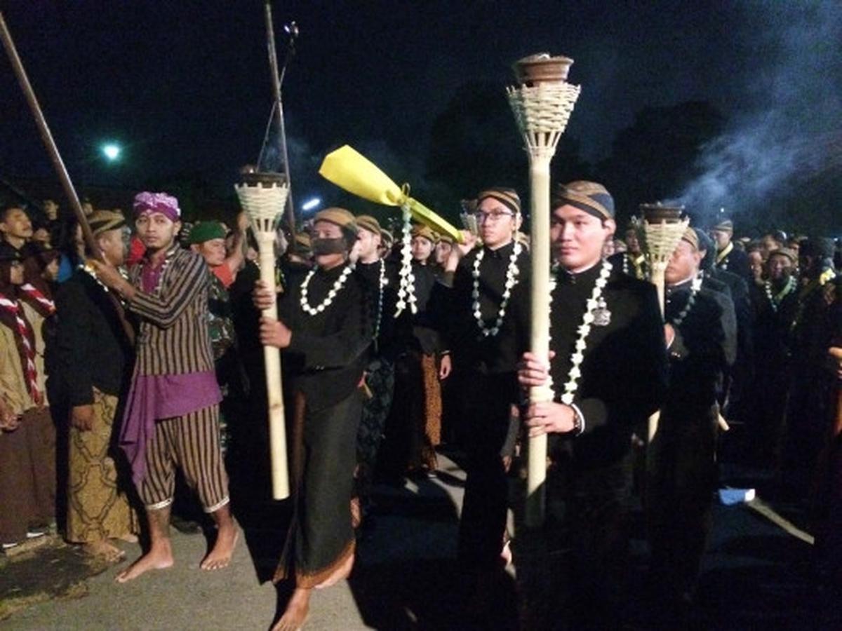 Menyaksikan kirab 1 Suro di Istana Mangkunegaran