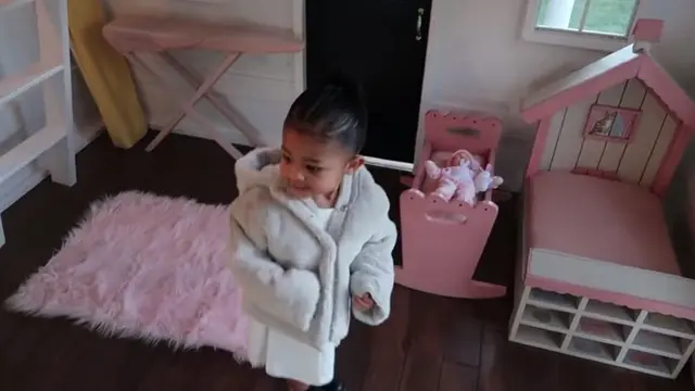 Mengintip Isi Rumah Mini Milik Putri Kylie Jenner, Hadiah Natal dari Sang Nenek