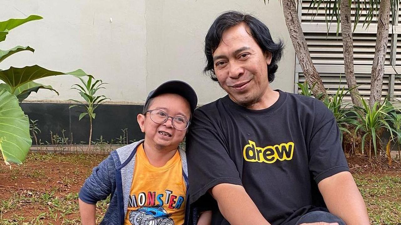 Di WA dan Didoakan Abdel Masuk Senayan, Balasan Komeng Kocak Abis 'Ane Udah di Senayan Lagi Ngopi