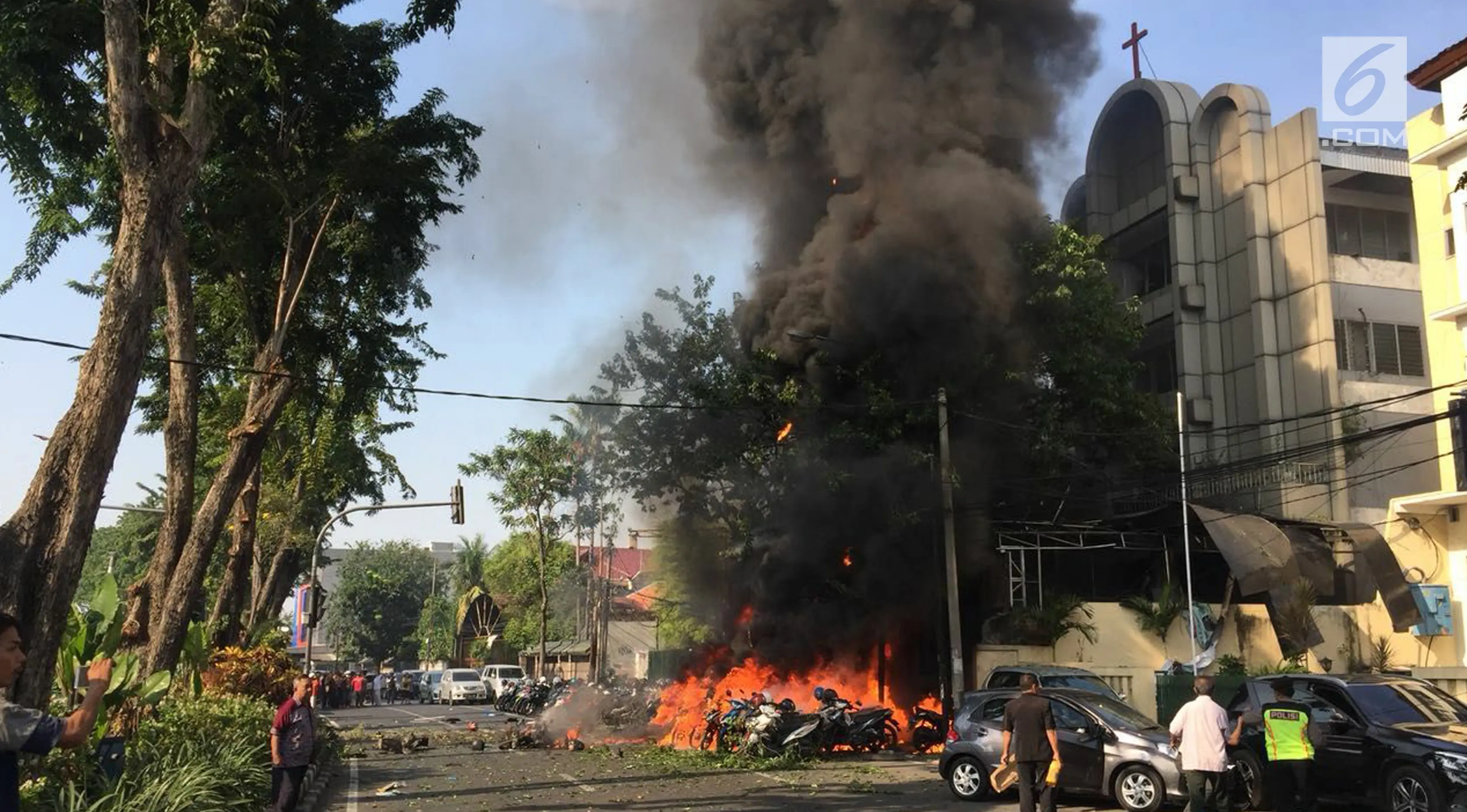 Ledakan bom terjadi di Gereja Katolik Santa Maria, Gubeng, Surabaya, Minggu (13/5). Bom juga meledak di KI Wonokromo Diponegoro, dan Gereja di Jalan Arjuno. (Liptan6.com/Istimewa)