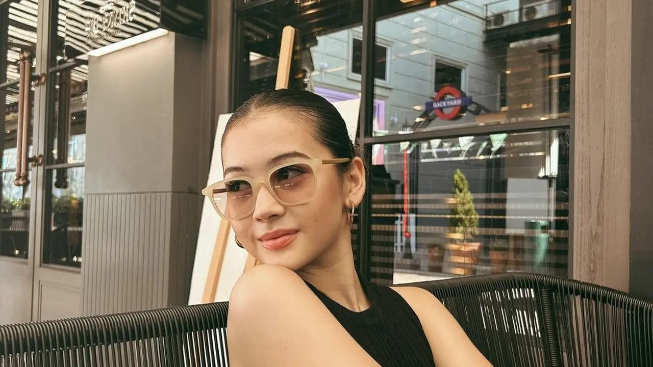 Potret Sandrinna Michelle yang Kerap Terbuka