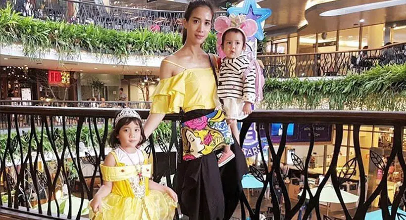 Fanny Fabriana bersama dua putrinya Kaiza dan Kimora. (Instagram)