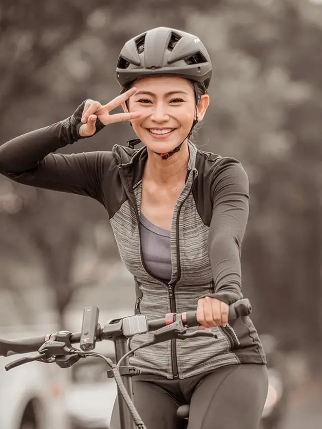 Meski Sibuk Syuting, Ini 6 Potret Sporty Metta Permadi saat Olahraga