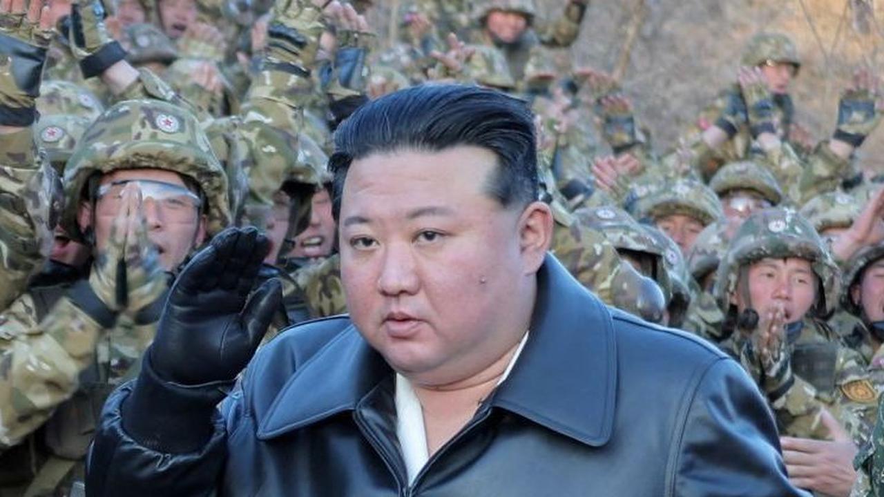 Menurut kantor berita KCNA dalam rilis pada 7 Maret, 2024 melaporkan, tinjauannya Kim ke lokasi, untuk memerintahkan pasukannya agar melakukan peningkatan kesiapan perang. Foto: KCNA via Reuters