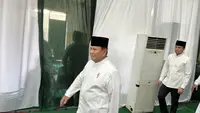 Prabowo Disambut Ketum PBNU Gus Kikin di Lokasi Muktamar
