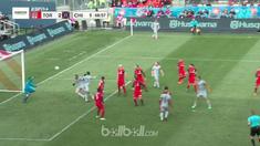 Bastian Schweinsteiger mencetak gol dan memberikan assist untuk membuat Chicago Fire menahan imbang 2-2 tuan rumah Toronto FC dala...