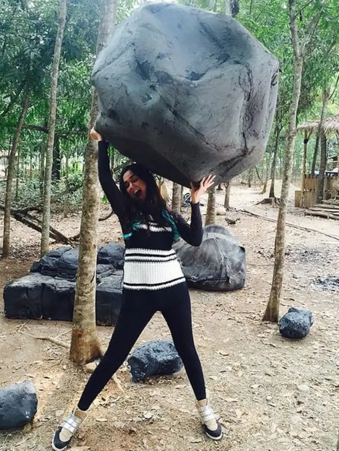 [Bintang] Cut Meyriska