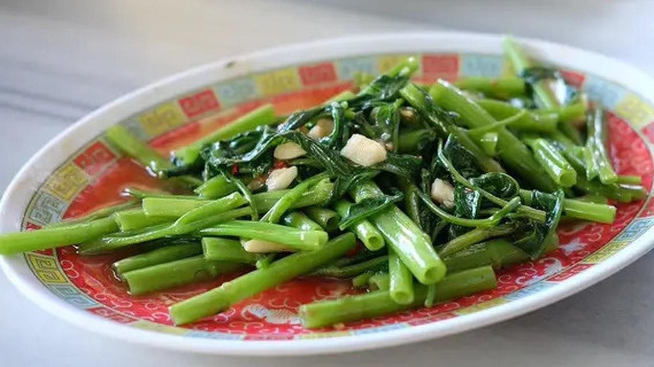 Cara Menumis Kangkung agar Tetap Hijau dan Tidak Layu
