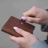 4 Rekomendasi Dompet Stylish Perempuan yang Praktis, Chic, dan Siap Lengkapi Gaya Harianmu!
