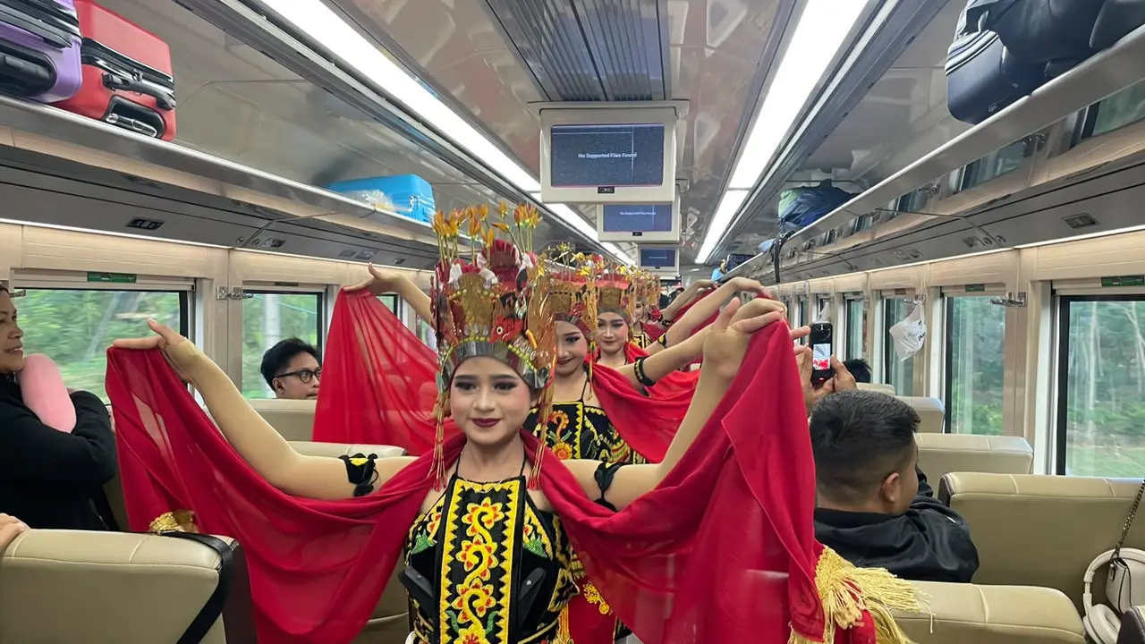Tari Khas Banyuwangi Semarakkan Perjalanan ke Ketapang