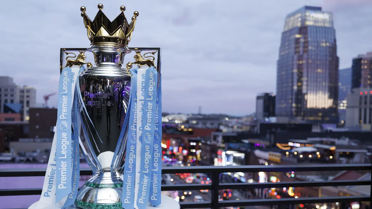FOTO Trofi Liga Inggris
